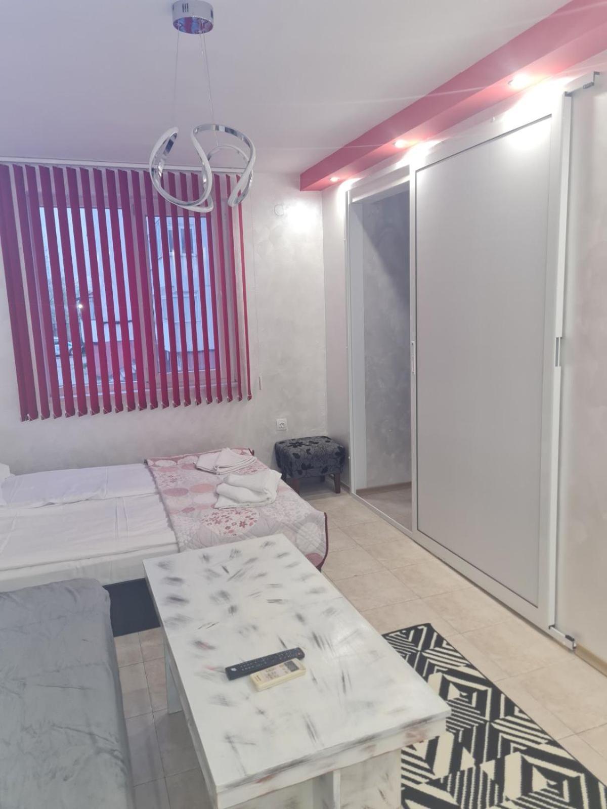 Appartement Day And Night à Veliko Tarnovo Extérieur photo