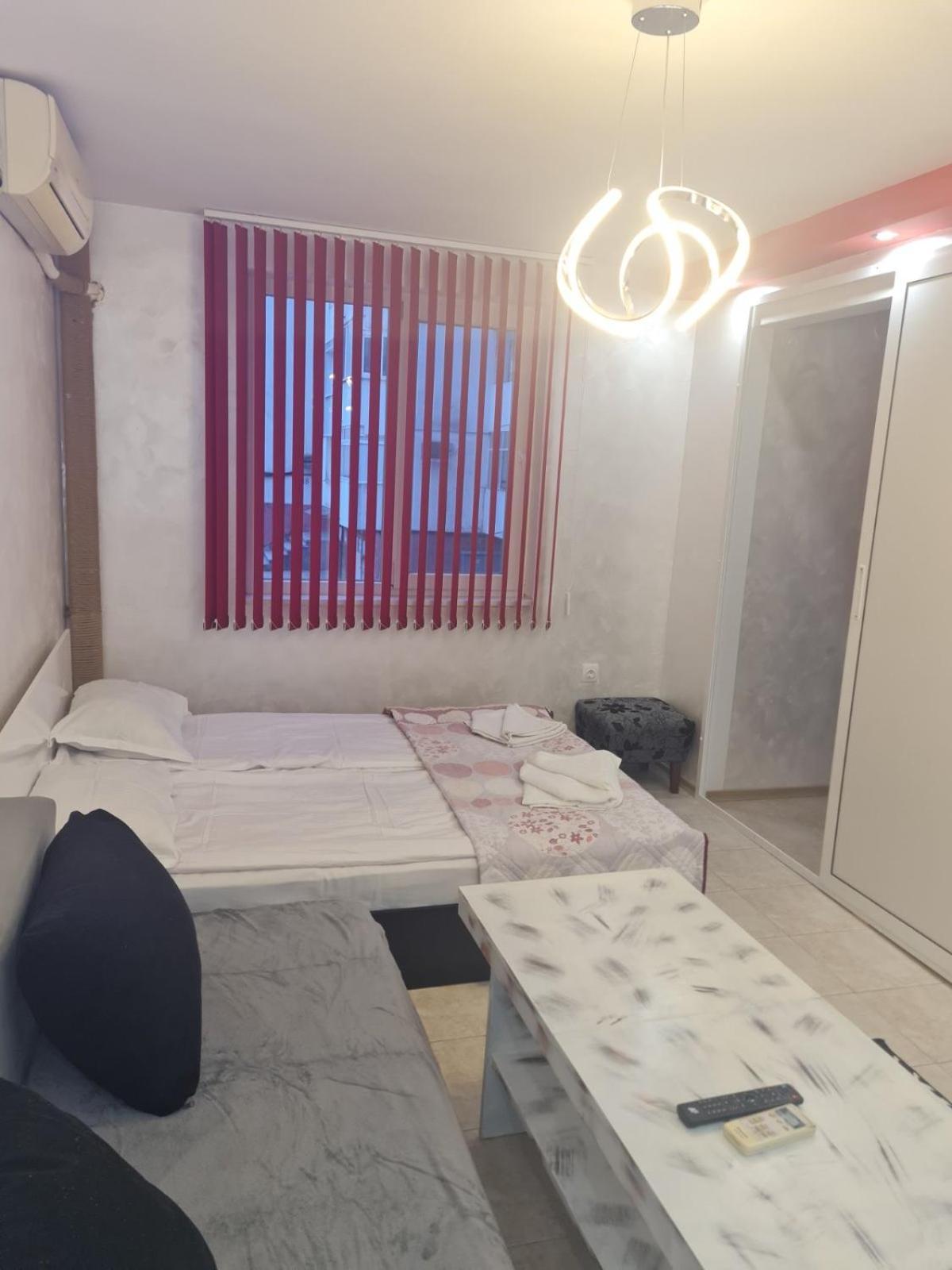 Appartement Day And Night à Veliko Tarnovo Extérieur photo